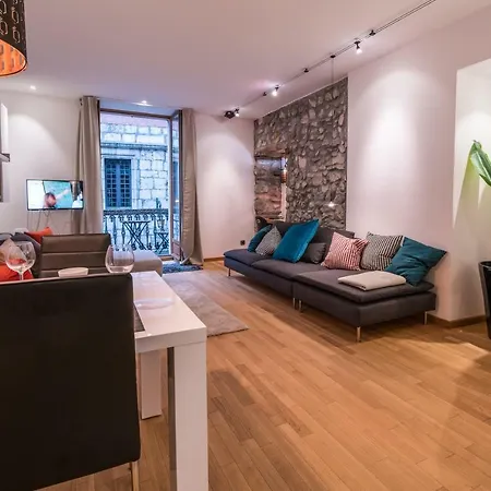 Le Balcon De La Vieille Apartamento *