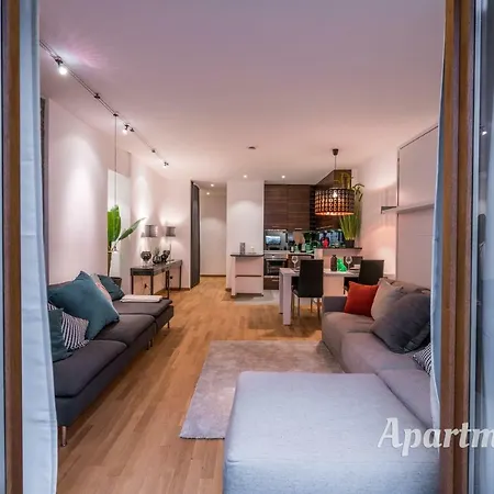 Le Balcon De La Vieille